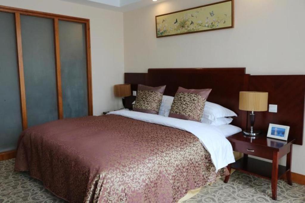 Qingdao Royal Garden Hotel Extérieur photo