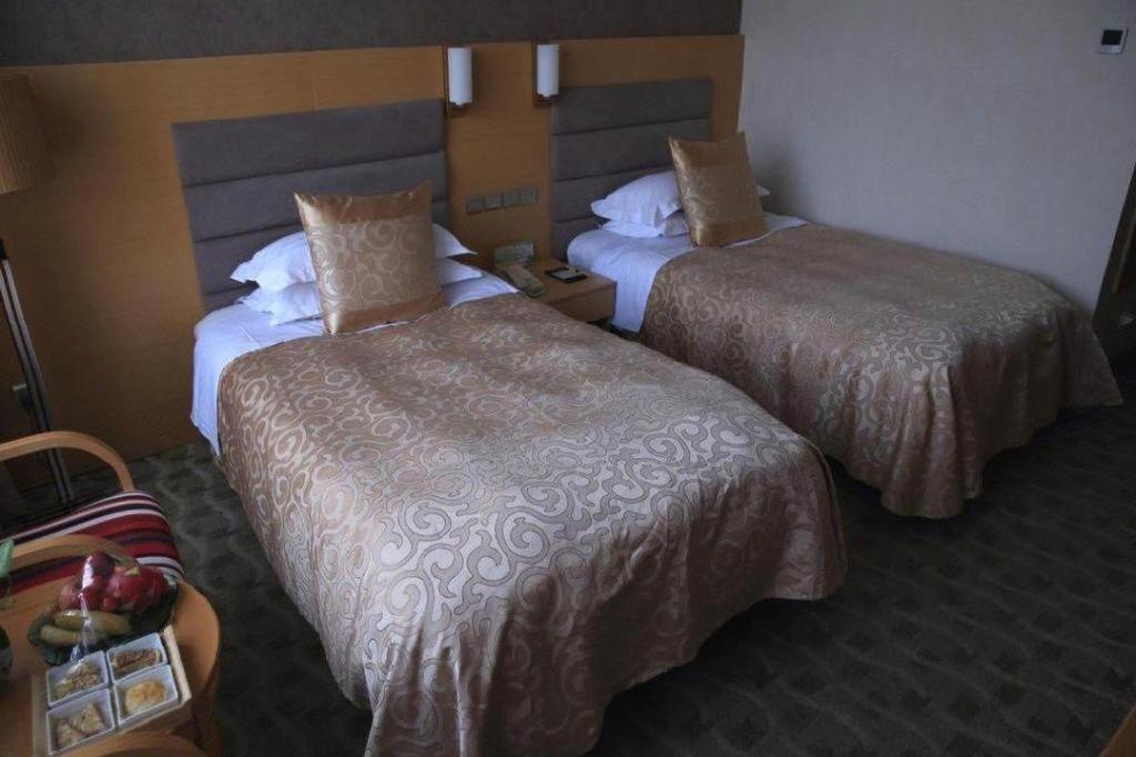 Qingdao Royal Garden Hotel Extérieur photo