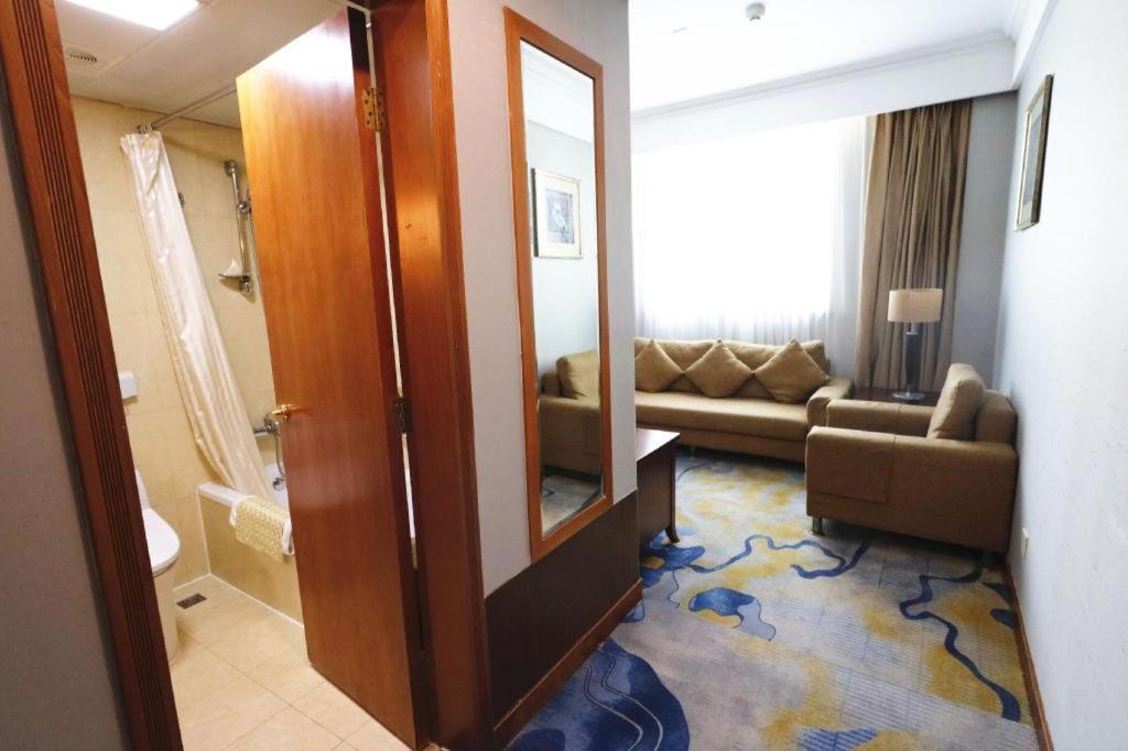 Qingdao Royal Garden Hotel Extérieur photo