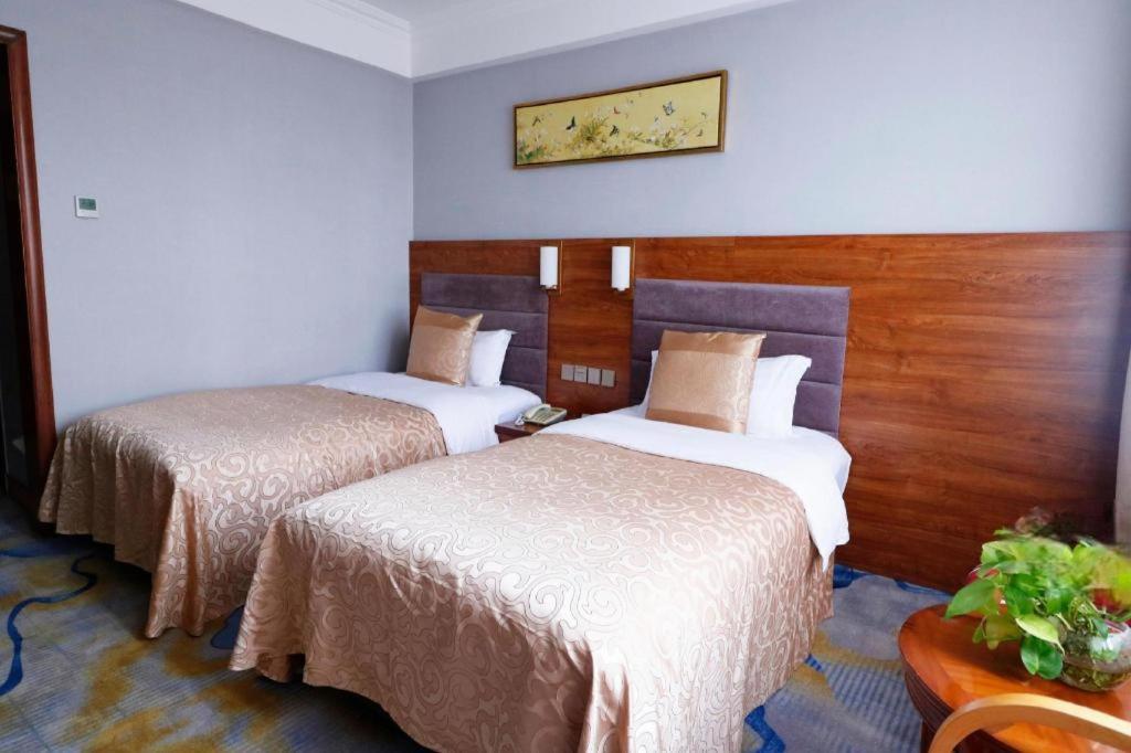 Qingdao Royal Garden Hotel Extérieur photo