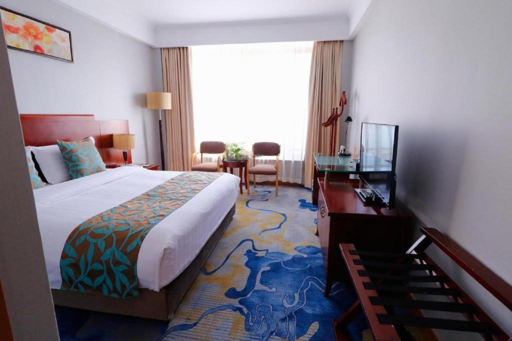 Qingdao Royal Garden Hotel Extérieur photo