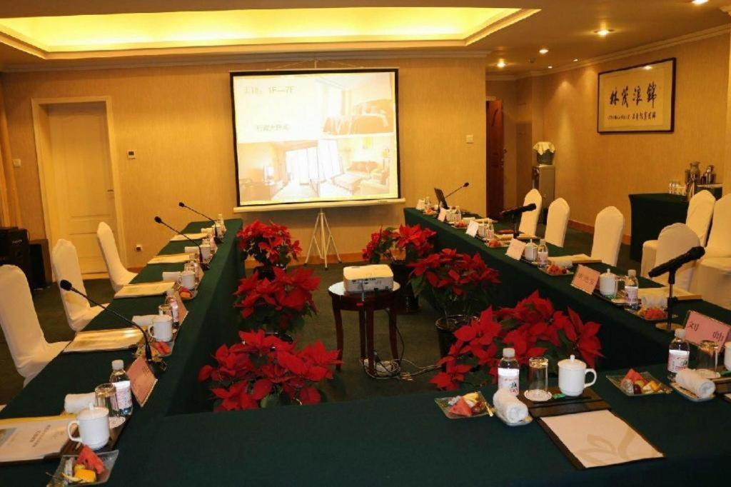 Qingdao Royal Garden Hotel Extérieur photo