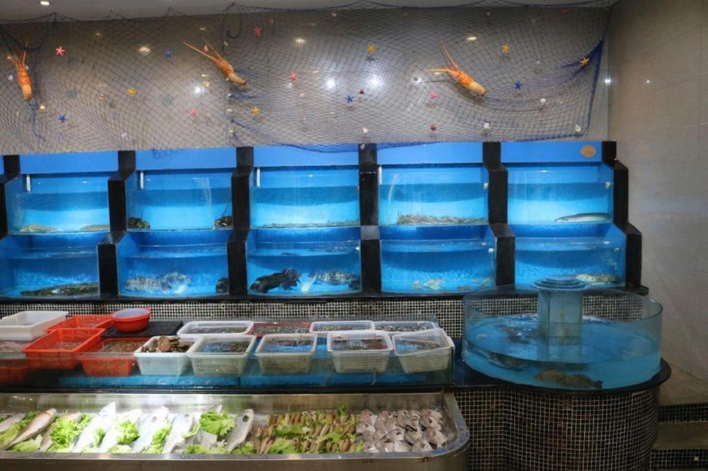 Qingdao Royal Garden Hotel Extérieur photo
