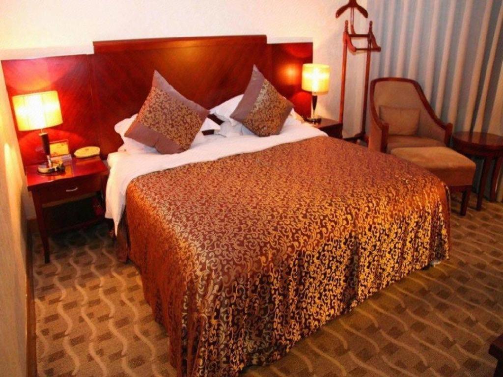 Qingdao Royal Garden Hotel Extérieur photo