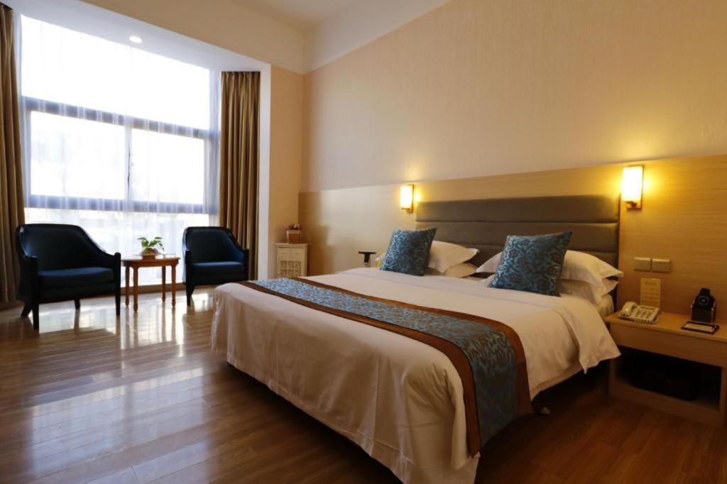 Qingdao Royal Garden Hotel Extérieur photo