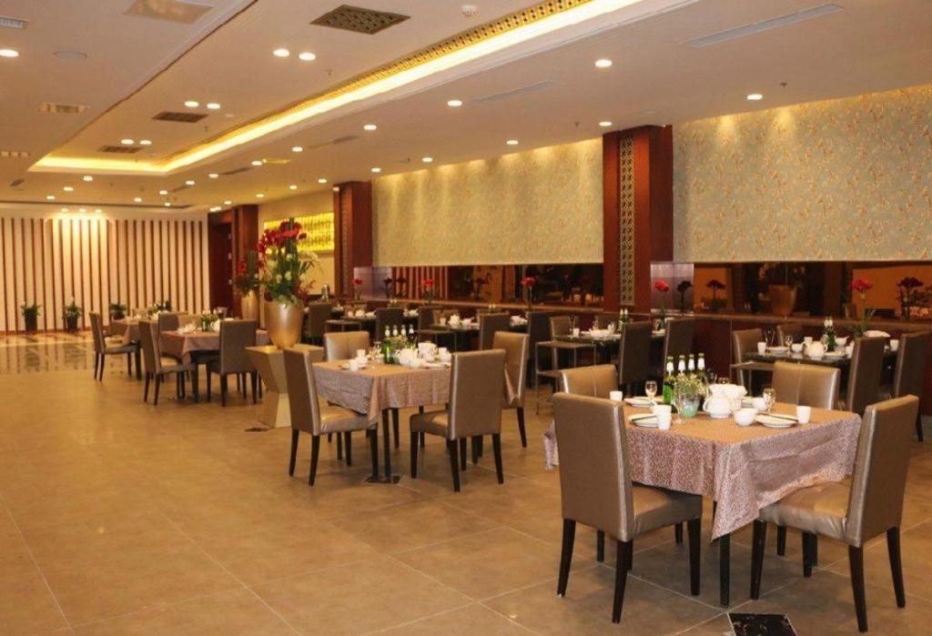 Qingdao Royal Garden Hotel Extérieur photo
