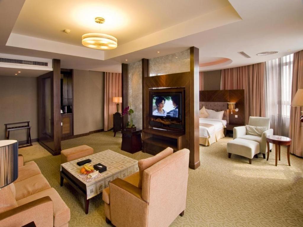 Qingdao Royal Garden Hotel Extérieur photo